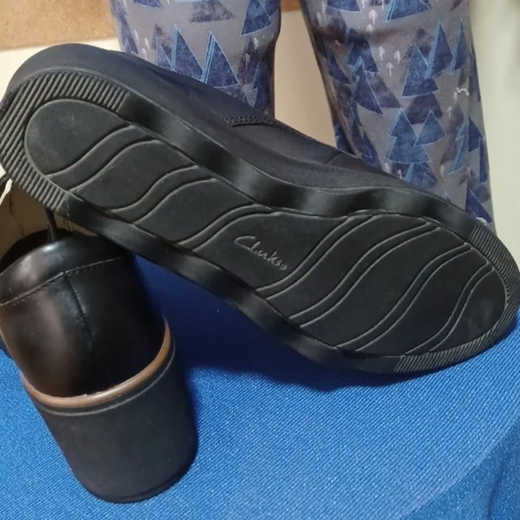 CLARK'S COLLECTION SERIES SIZE 10 IN A BEAUTIFUL BLACK ⚫️ LEATHER UPPERS - Picture 7 of 8